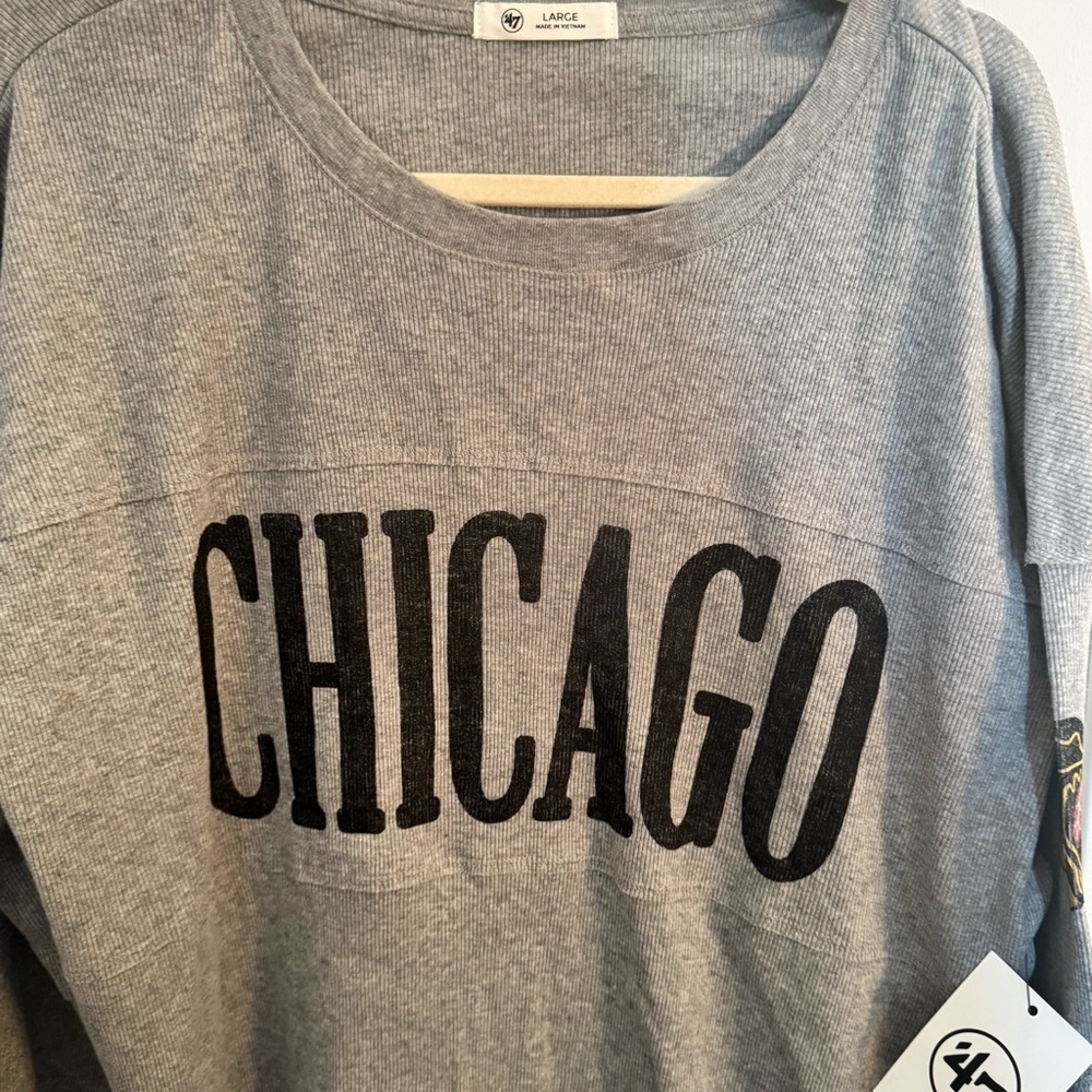 47 BRAND Chicago blackhawks grey ribbed Henley logo shirt NWT - Picture 2 of 3
